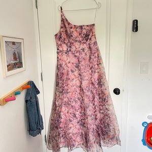 LULU’s pink formal gown in size 14
